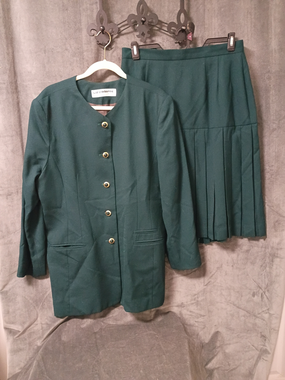 Vintage Teal Liz Claiborne 2 Piece Skirt Suit With Pleated Skirt Size 16 P2P 21 - Picture 3 of 12